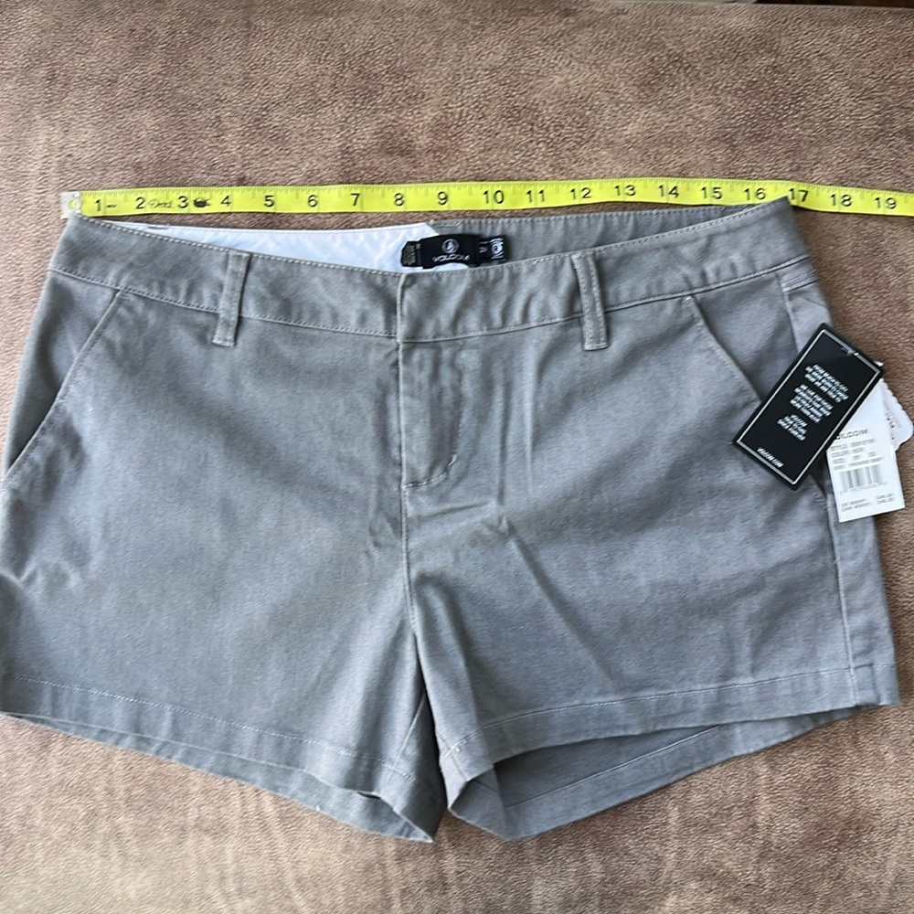 NWT Volcom shorts